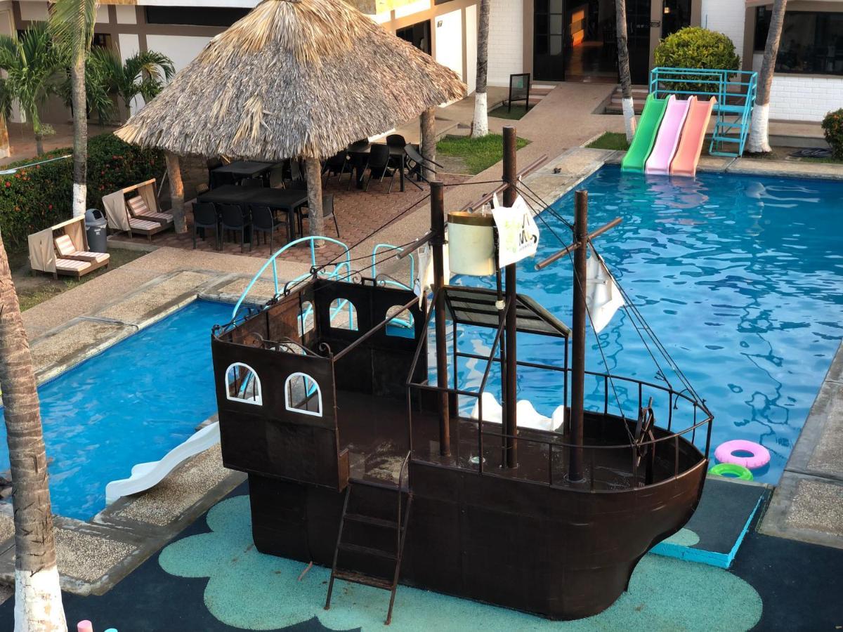Hotel Villa Murano Пуерто Ариста Екстериор снимка